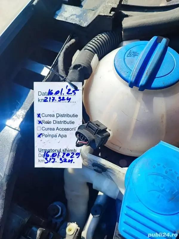 Argintiu Utilizat 2011 VW Jetta Berlinǎ | 7.000 EUR (Puțin scump) - Imagine 1/4