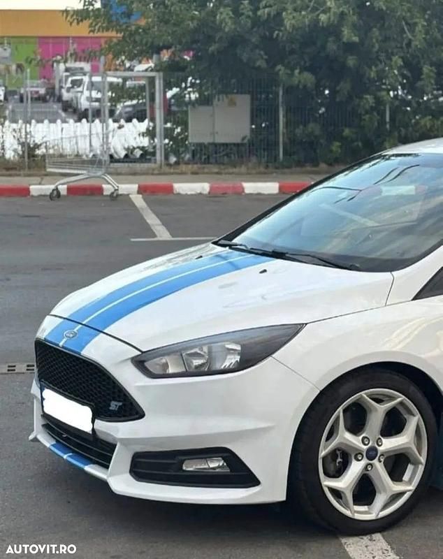 Second-hand Ford Focus ST 250 CP (183 kW) 2017 Culoarealb