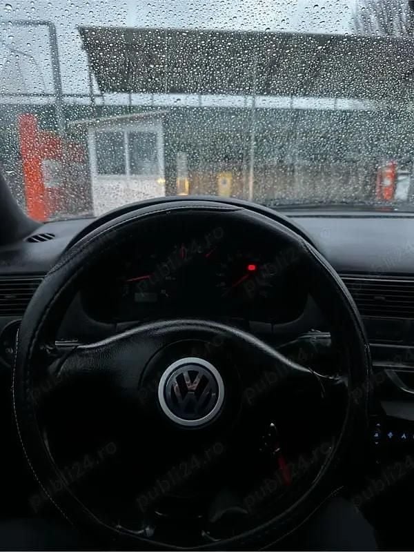 Second-hand VW Golf IV 74 CP (54 kW) 2000 Hatchback