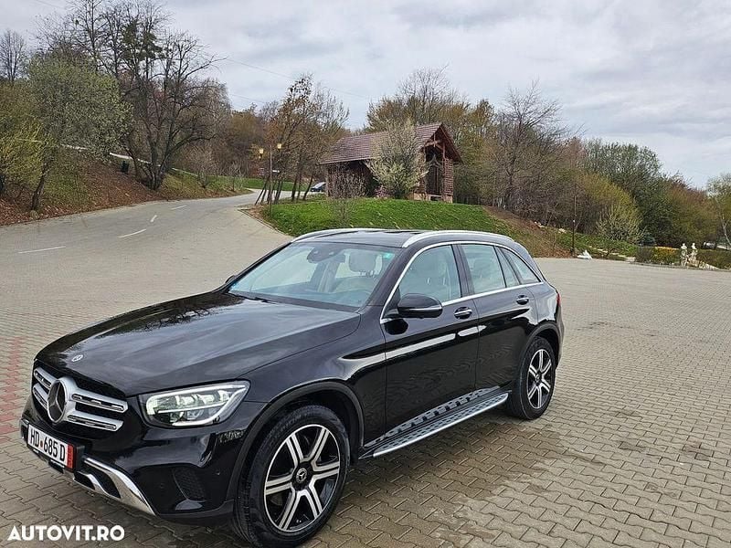 Negru Utilizat 2022 Mercedes GLC300 SUV | 32.990 EUR - Imagine 1/4