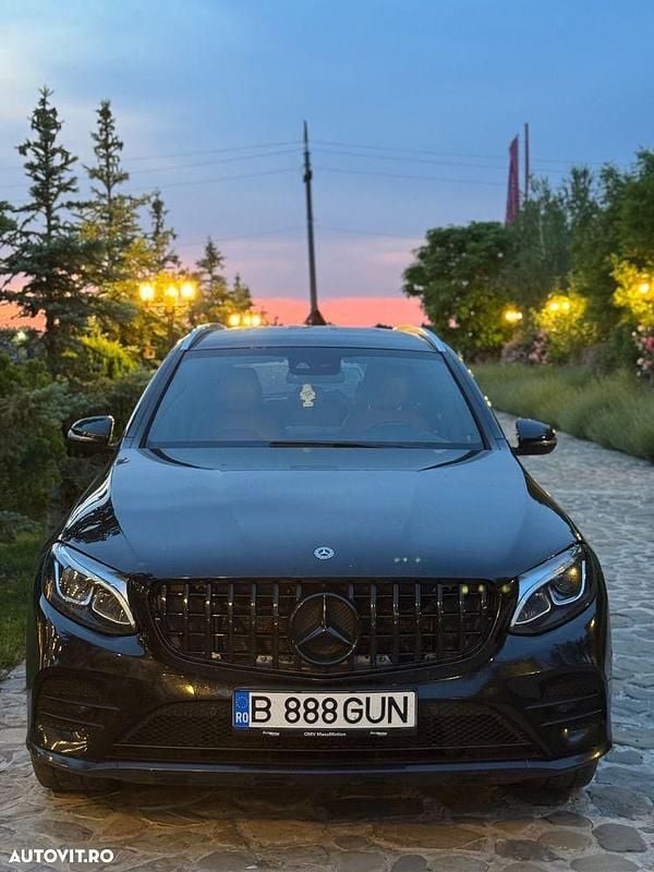 Second-hand Mercedes GLC220 AMG line 170 CP (125 kW) 2018 Culoarenegru SUV