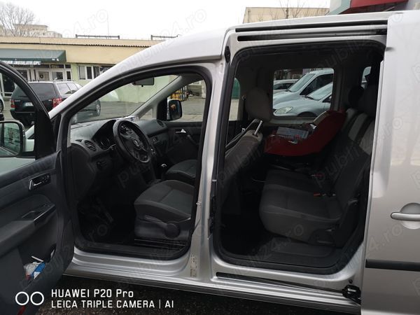 Second-hand VW Caddy Life 105 CP (77 kW) 2012 Argintiu Monovolum