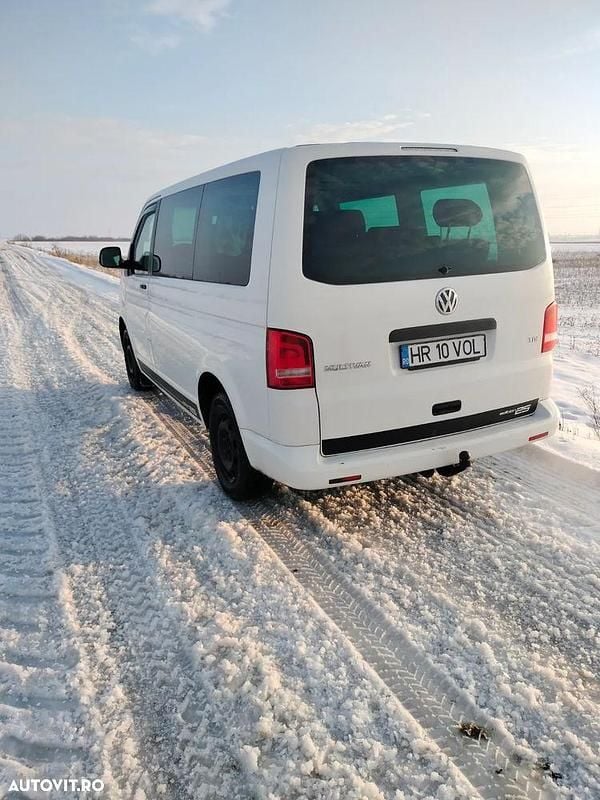 Second-hand VW Multivan 150 CP (110 kW) 2012 Culoarealb Van