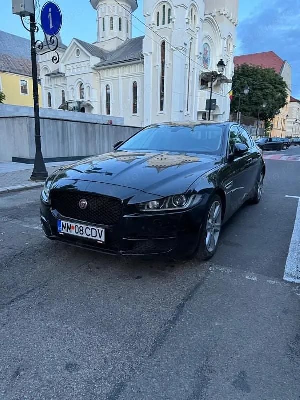 Utilizat 2017 Jaguar XE Berlinǎ | 13.800 EUR - Imagine 1/4