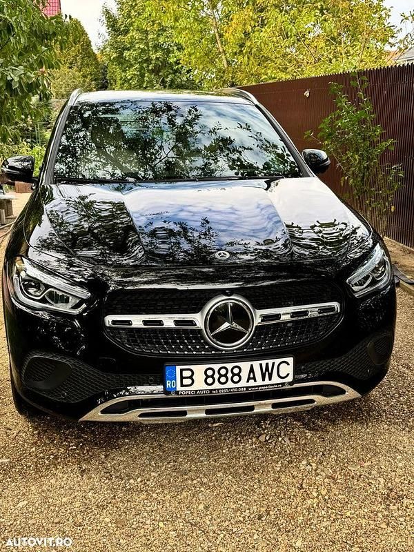 Culoarenegru Utilizat 2022 Mercedes GLA200 SUV | 37.000 EUR (Preț OK) - Imagine 1/4