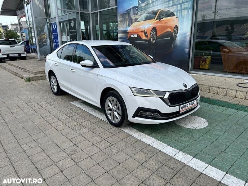Alb Utilizat 2020 Skoda Octavia Style Berlinǎ | 16.990 EUR (Preț OK) - Imagine 1/4
