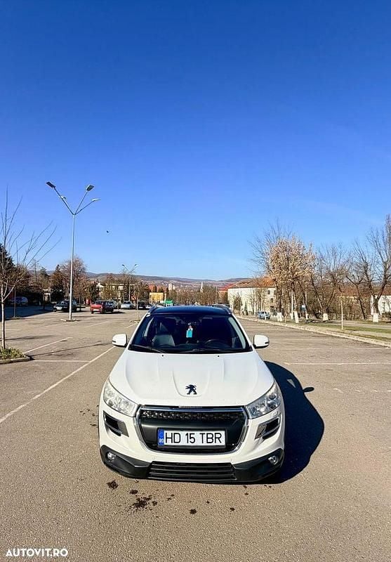 Second-hand Peugeot 4008 115 CP (84 kW) 2014 Culoarealb SUV