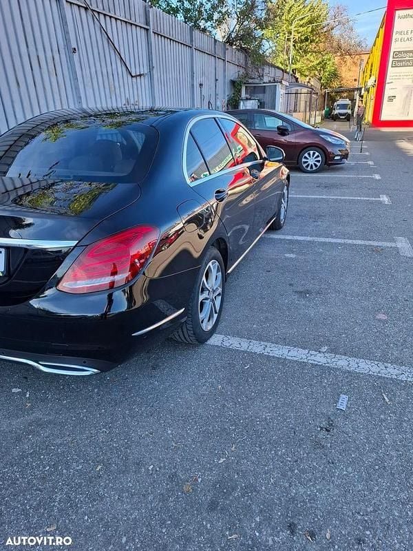 Second-hand Mercedes C220 Avantgarde 170 CP (125 kW) 2014 Culoarenegru Berlinǎ
