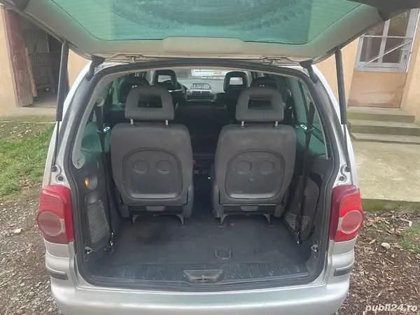 Utilizat 2005 VW Sharan Monovolum | 2.100 EUR (Preț bun) - Imagine 1/4