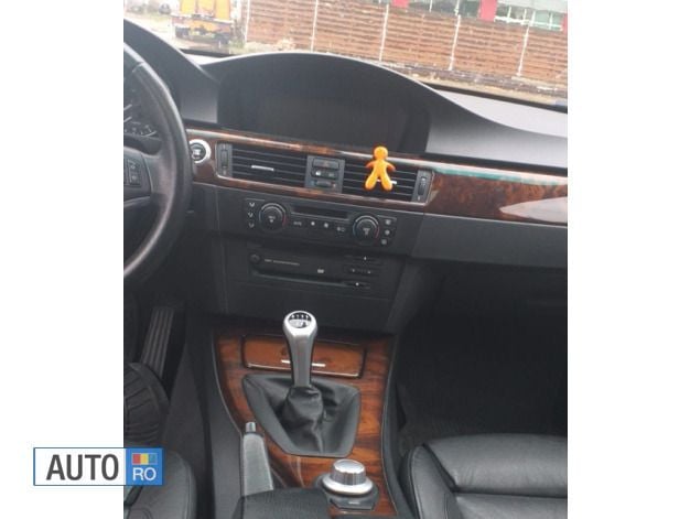 Second-hand BMW 318 122 CP (89 kW) 2006 Argintiu Berlinǎ