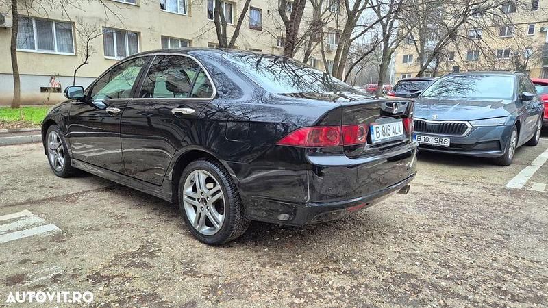 Second-hand Honda Accord 155 CP (114 kW) 2008 Culoarenegru Berlinǎ