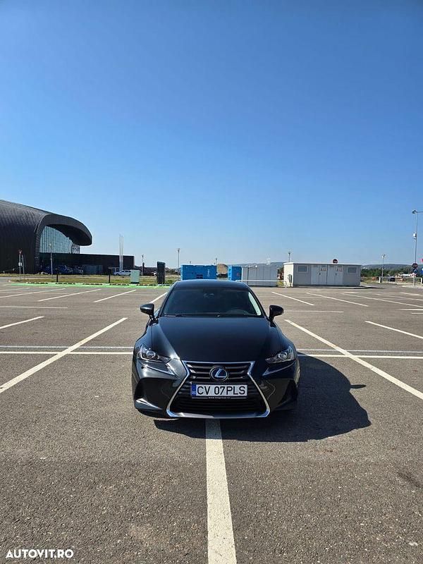 Second-hand Lexus IS300h Executive Line 223 CP (164 kW) 2019 Culoarenegru Berlinǎ