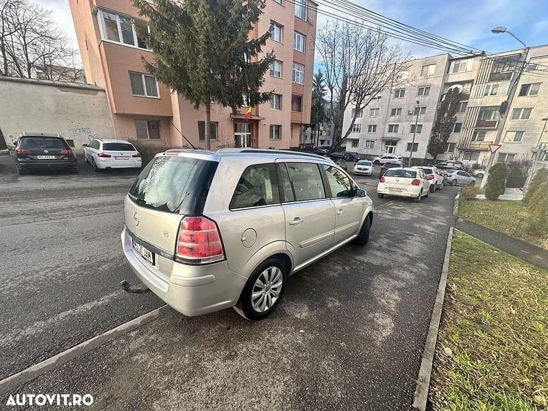 Second-hand Opel Zafira 120 CP (88 kW) 2005 Culoareargint Monovolum