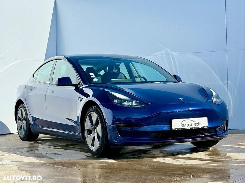 Second-hand Tesla Model 3 Standard Range Plus 208 kW (283 CP) 2022 Culoarealb Berlinǎ