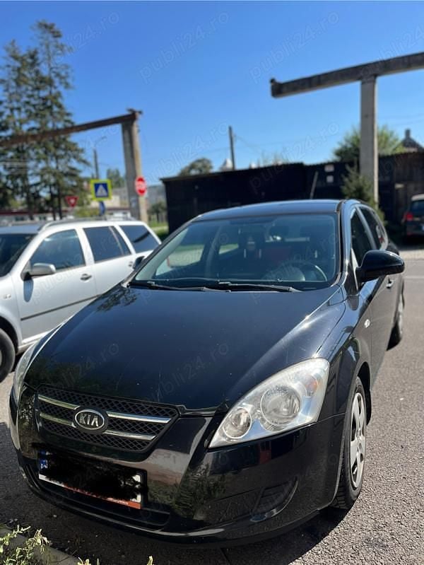 Second-hand Kia Ceed 109 CP (80 kW) 2008 Negru Hatchback