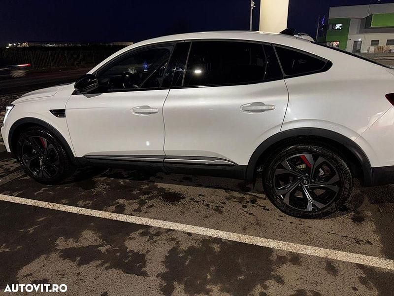 Second-hand Renault Arkana RS Line 140 CP (102 kW) 2023 Culoarealb SUV