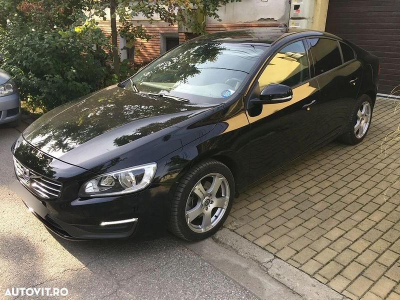 Culoarenegru Utilizat 2014 Volvo S60 Summum Berlinǎ | 13.200 EUR (Preț OK) - Imagine 1/4