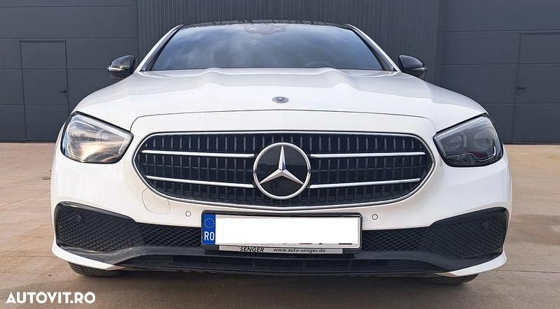 Culoarealb Utilizat 2021 Mercedes E220 Avantgarde Berlinǎ | 38.000 EUR (Scump) - Imagine 1/4