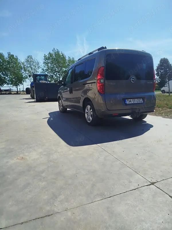 Utilizat 2013 Opel Combo Monovolum | 6.820 EUR - Imagine 1/4