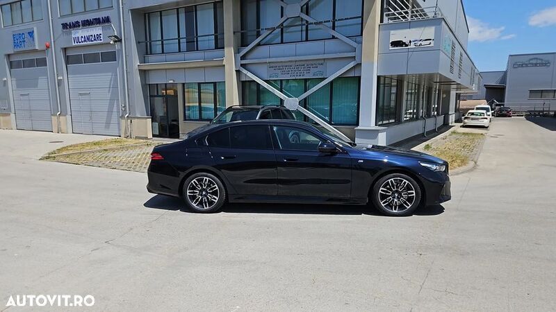 Negru Utilizat 2024 BMW 520 Berlinǎ | 60.984 EUR (Scump) - Imagine 1/4