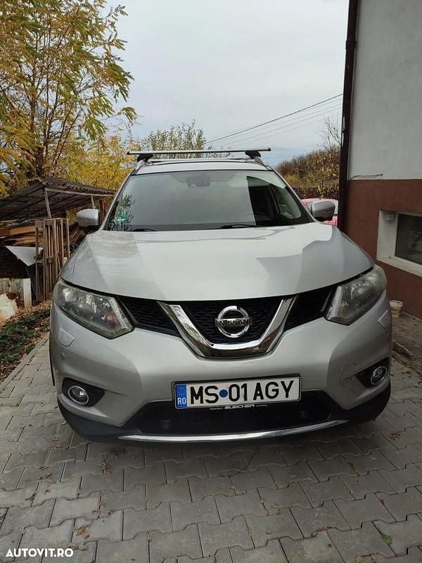 Culoareargint Utilizat 2015 Nissan X-Trail Tekna SUV | 11.500 EUR (Preț OK) - Imagine 1/4