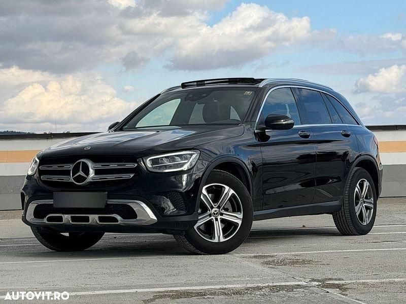 Culoarenegru Second-hand 2022 Mercedes GLC220 Advanced SUV | 26.800 EUR - Imagine 1/4
