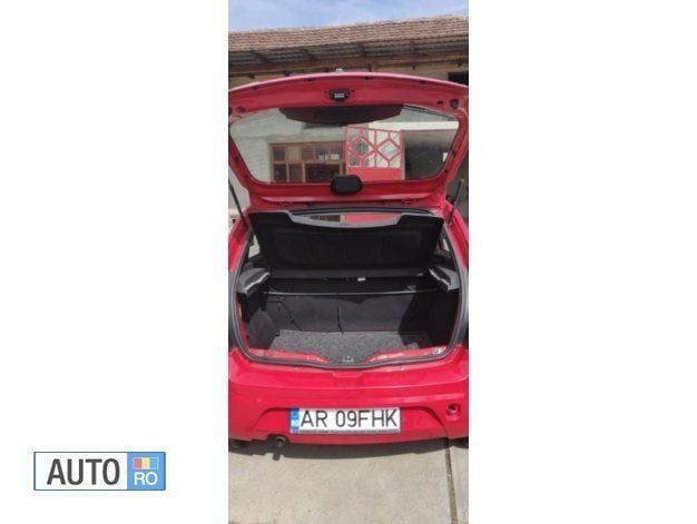 Rosu Utilizat 2008 Dacia Sandero Hatchback | 2.000 EUR - Imagine 1/4