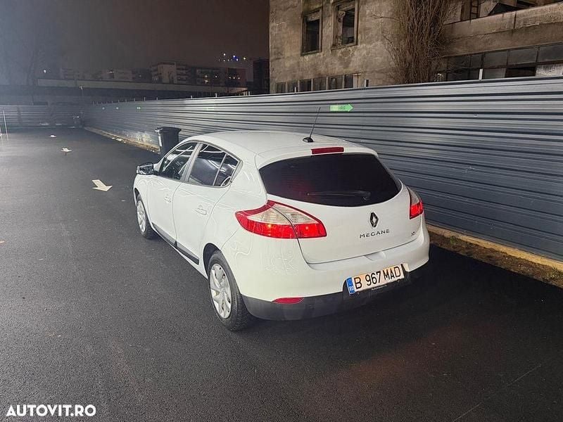 Second-hand Renault Mégane III Expression 110 CP (80 kW) 2014 Culoarealb Hatchback