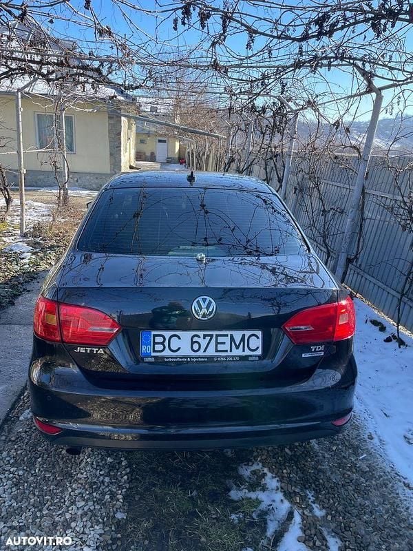 Second-hand VW Jetta Trendline 105 CP (77 kW) 2011 Culoarenegru Berlinǎ