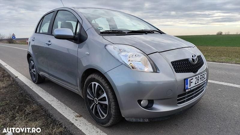 Gri Utilizat 2008 Toyota Yaris Sol Hatchback | 4.999 EUR (Preț OK) - Imagine 1/4