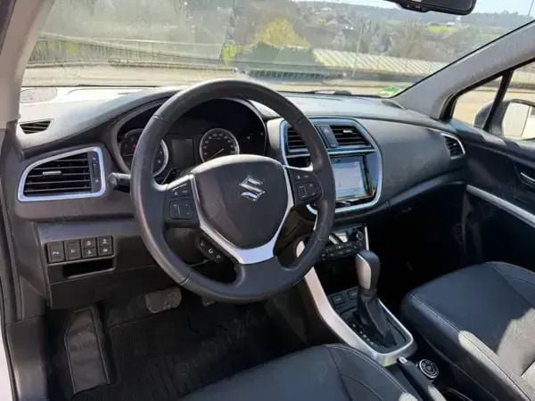 Utilizat 2019 Suzuki SX4 S-Cross SUV | 7.900 EUR - Imagine 1/4