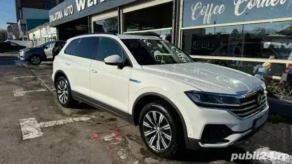 Alb Utilizat 2018 VW Touareg Style SUV | 25.000 EUR (Super Preț) - Imagine 1/4