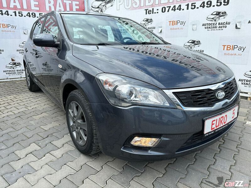 Gri Utilizat 2011 Kia Ceed 2 Hatchback | 5.950 EUR - Imagine 1/4