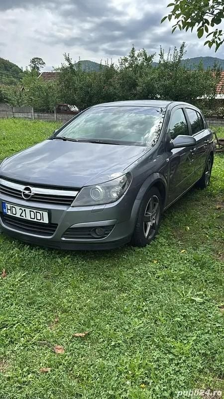 Utilizat 2005 Opel Astra Hatchback | 1.400 EUR (Preț OK) - Imagine 1/4