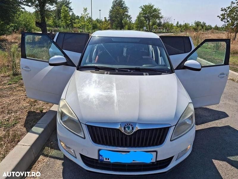 Culoarealb Second-hand 2011 Skoda Fabia Ambiente Hatchback | 2.600 EUR (Preț bun) - Imagine 1/4