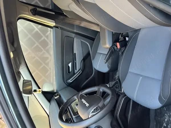 Second-hand Dacia Duster Extreme 110 CP (80 kW) 2023 Verde SUV