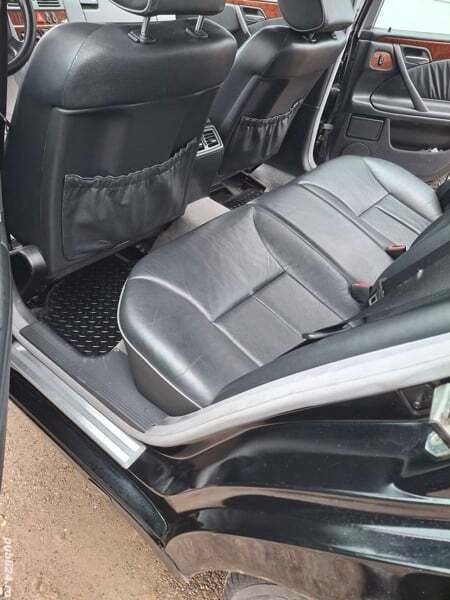 Utilizat 2000 Mercedes 220 Berlinǎ | 3.250 EUR - Imagine 1/4