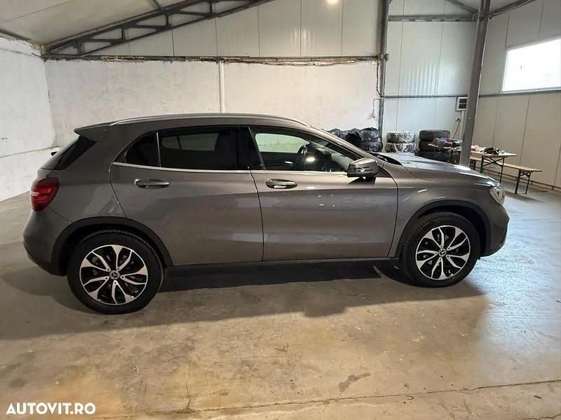 Culoaregri Utilizat 2019 Mercedes GLA180 Urban SUV | 24.500 EUR (Scump) - Imagine 1/4