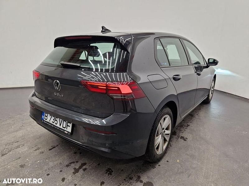 Second-hand VW Golf VIII Life 116 CP (85 kW) 2022 Culoaregri