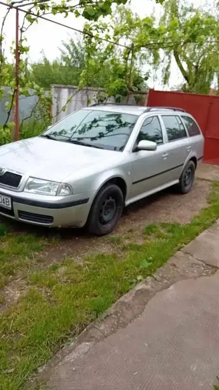 Utilizat 2007 Skoda Octavia Break | 2.900 EUR (Preț OK) - Imagine 1/4