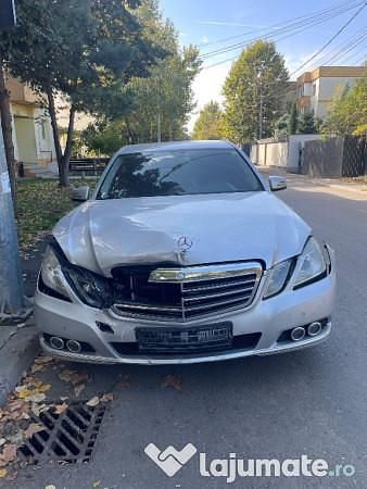 Utilizat 2009 Mercedes E250 Berlinǎ | 3.900 EUR - Imagine 1/4