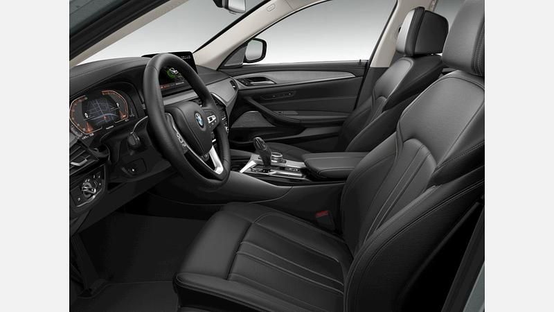 Second-hand BMW 530 Comfort Edition 286 CP (210 kW) 2023 Skyscraper grey metallic metalizat Berlinǎ