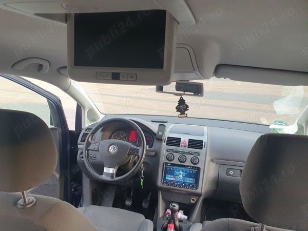 Utilizat 2010 VW Touran Monovolum | 4.990 EUR (Preț OK) - Imagine 1/4
