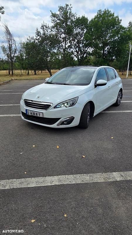 Culoarealb Utilizat 2014 Peugeot 308 Allure Hatchback | 7.000 EUR (Preț OK) - Imagine 1/4