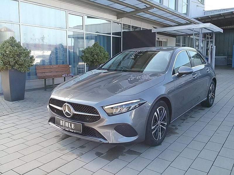 Utilizat 2024 Mercedes A180 Progressive | 32.438 EUR (Preț OK) - Imagine 1/1