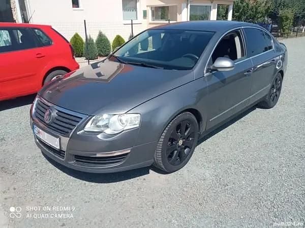 Utilizat 2006 VW Passat Berlinǎ | 2.400 EUR (Preț bun) - Imagine 1/4