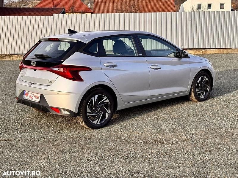 Second-hand Hyundai i20 Edition 30+ 100 CP (73 kW) 2020 Culoareargint Hatchback