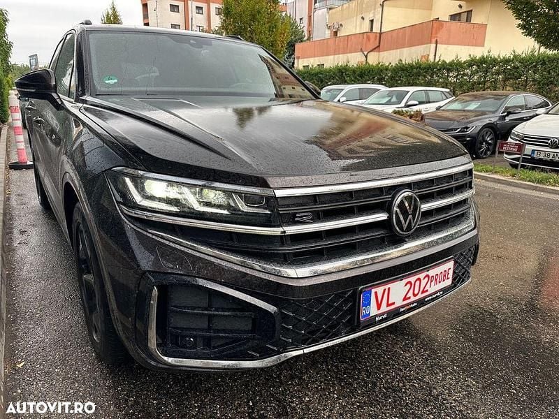 Culoaremaro Utilizat 2024 VW Touareg R-line SUV | 59.895 EUR (Scump) - Imagine 1/4