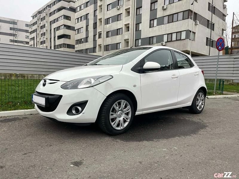 Second-hand Mazda 2 83 CP (61 kW) 2012 Alb Hatchback