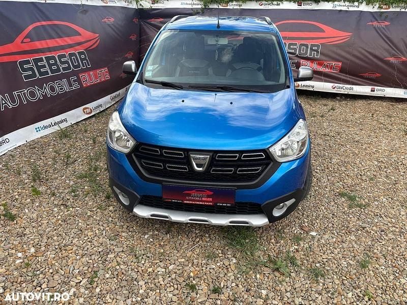 Culoarealbastru Utilizat 2017 Dacia Lodgy Stepway Monovolum | 7.250 EUR (Preț OK) - Imagine 1/4